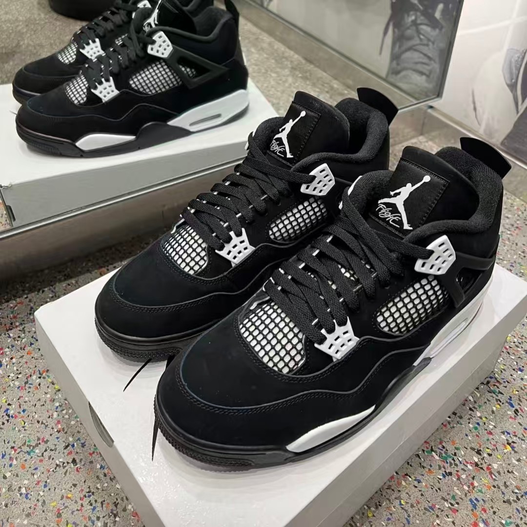 Air Jordan 4 Retro "White Thunder" Men's Shoes
