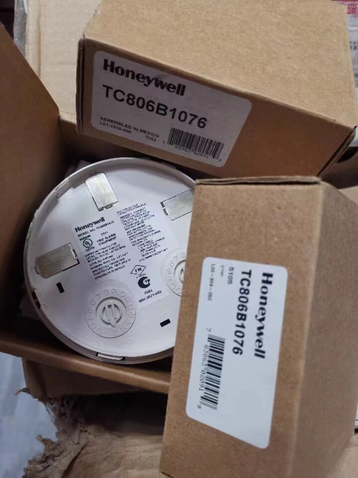 1PC Honeywell TC806B1076 point type smoke detector