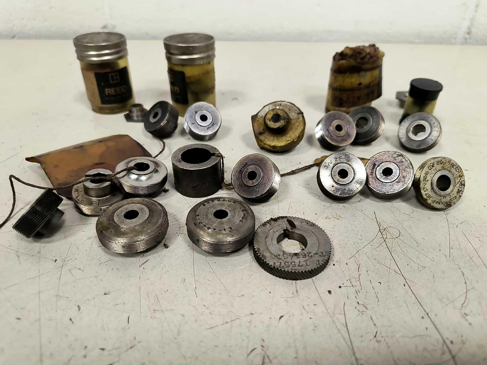 Reed B8 Thread Rolling Head Attachment with Assorted Thread Roll Dies B&S