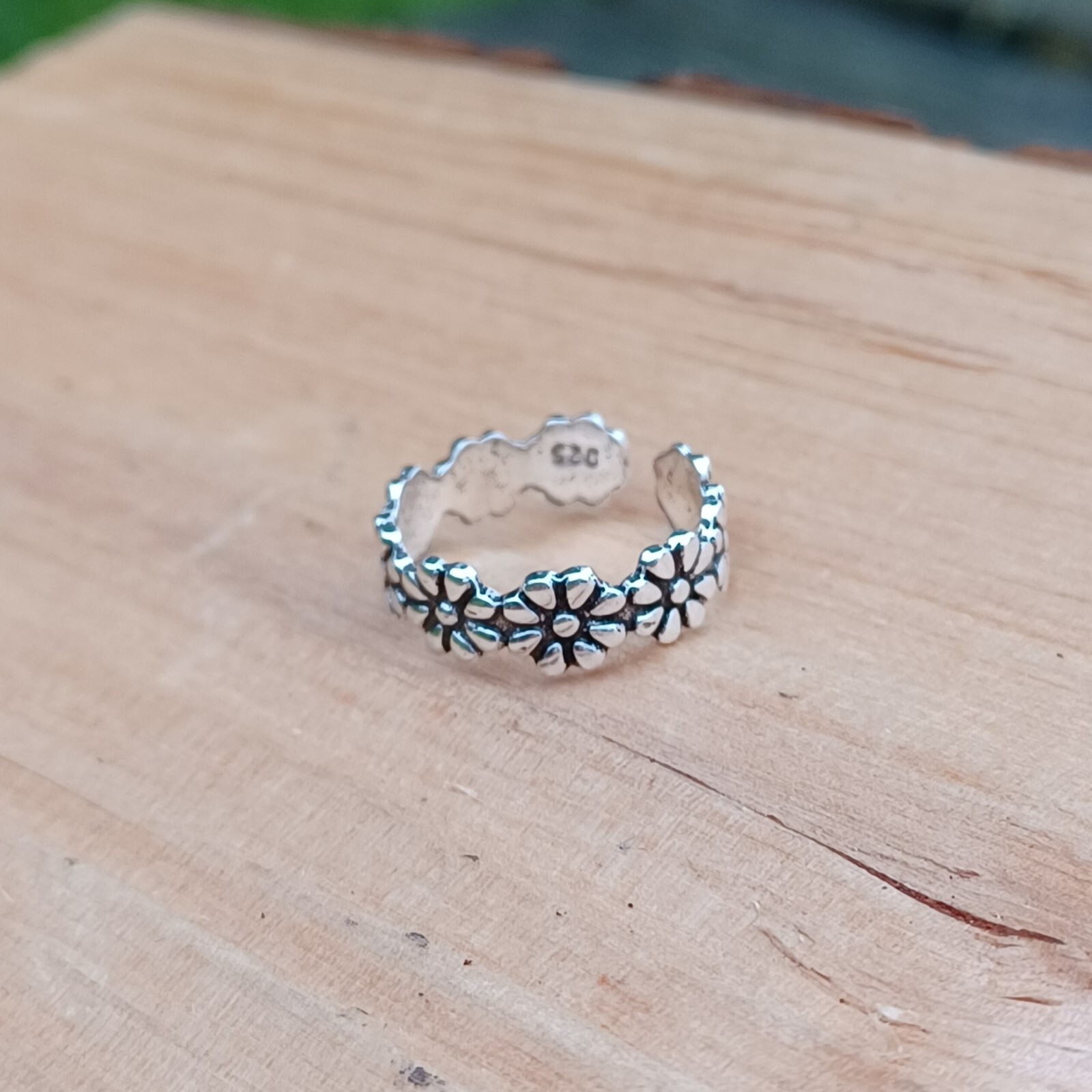 Adjustable Sterling Silver Funky Flowers Toe Ring
