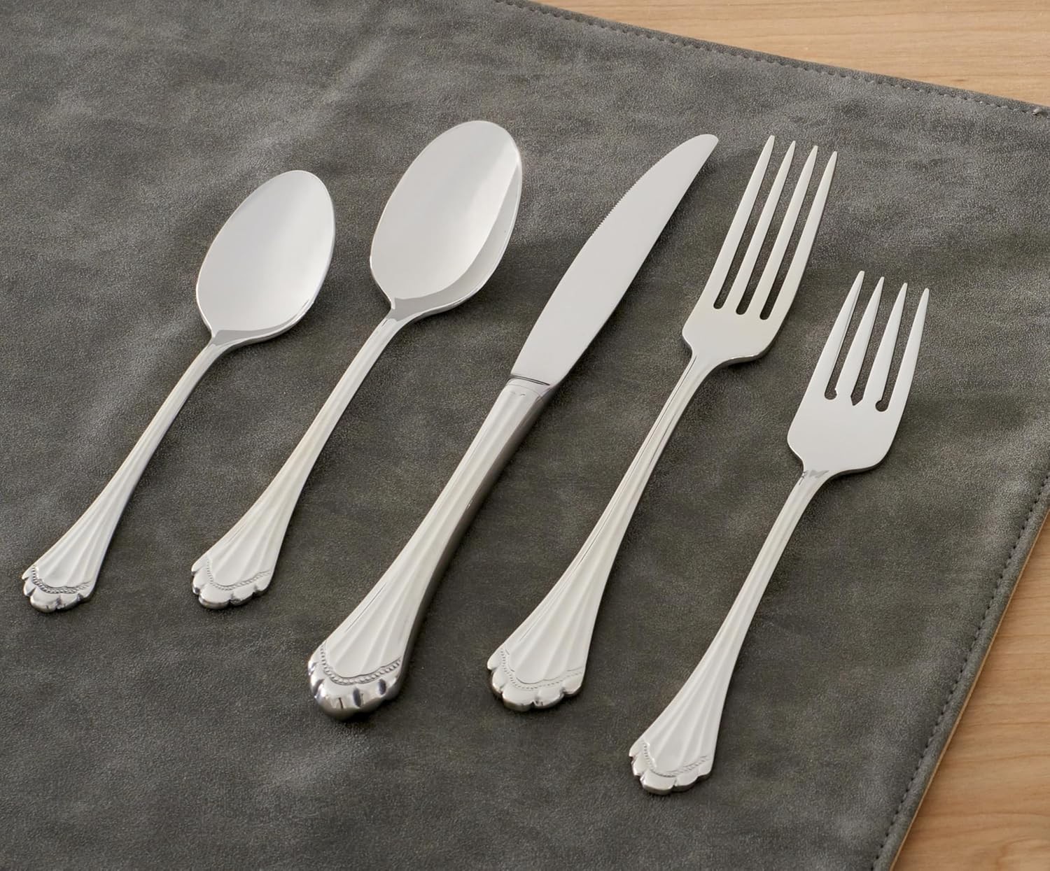 Oneida Curva 5 Piece Fine Flatware Set, Service for 1