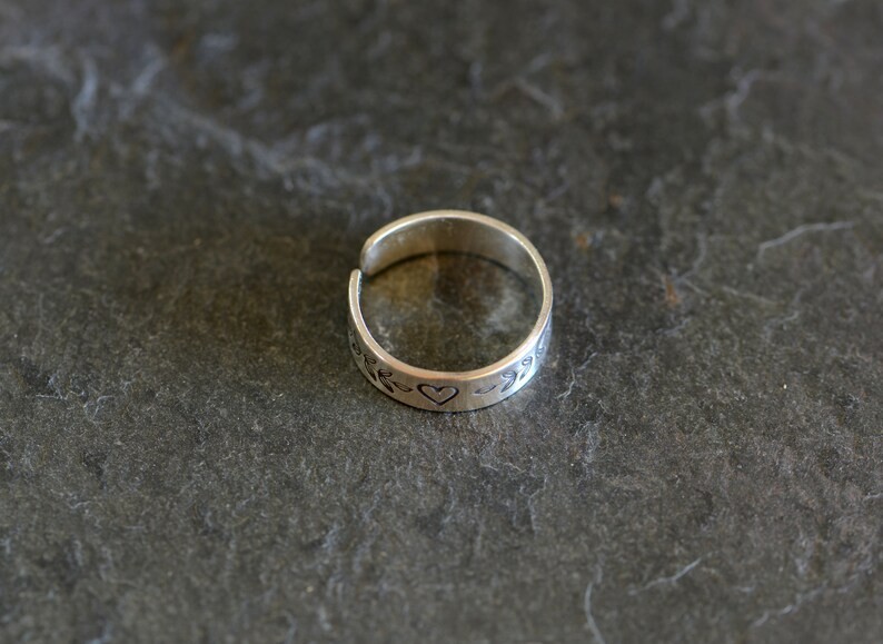 Sterling silver toe ring with hand stamped pattern - handmade