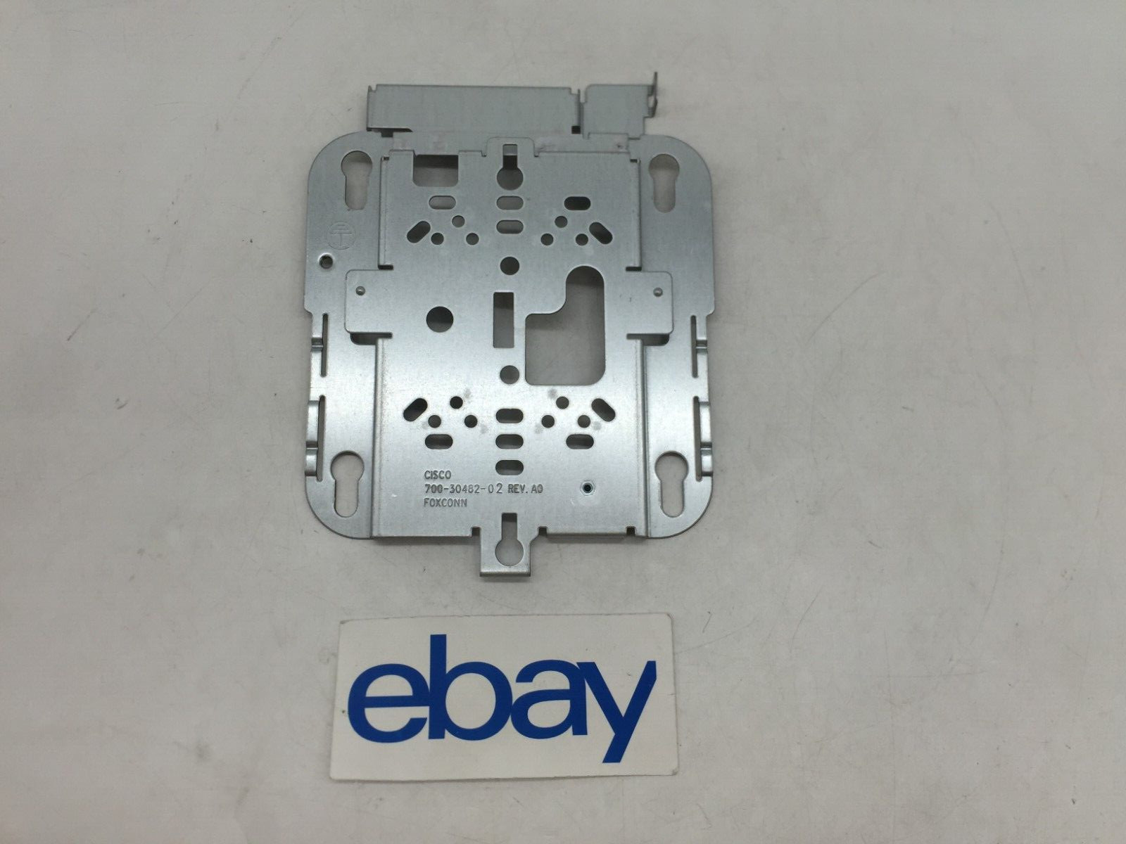 FOXCONN 700-30482-02 MOUNTING PLATE FOR CISCO WIRELESS ACCESS POINT FREE S/H