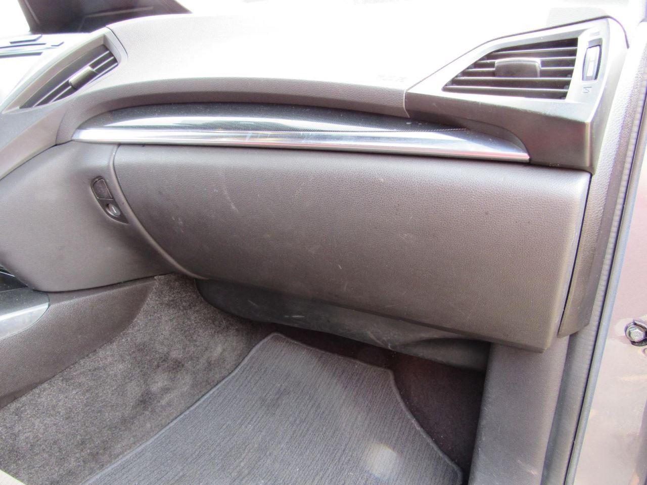 MDX       2019 Glove Box 1050233