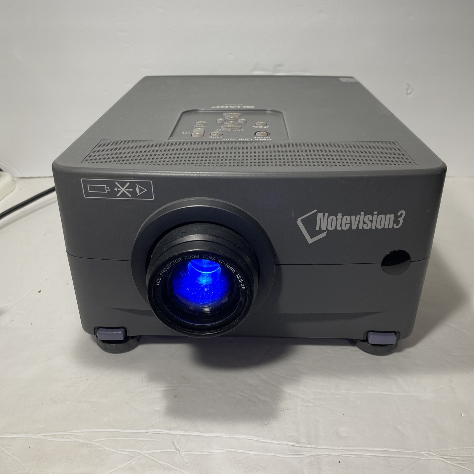 Video LCD Projector Zoom Lens W/ Remote Sharp Notevision 3 XG-NV3XU Working