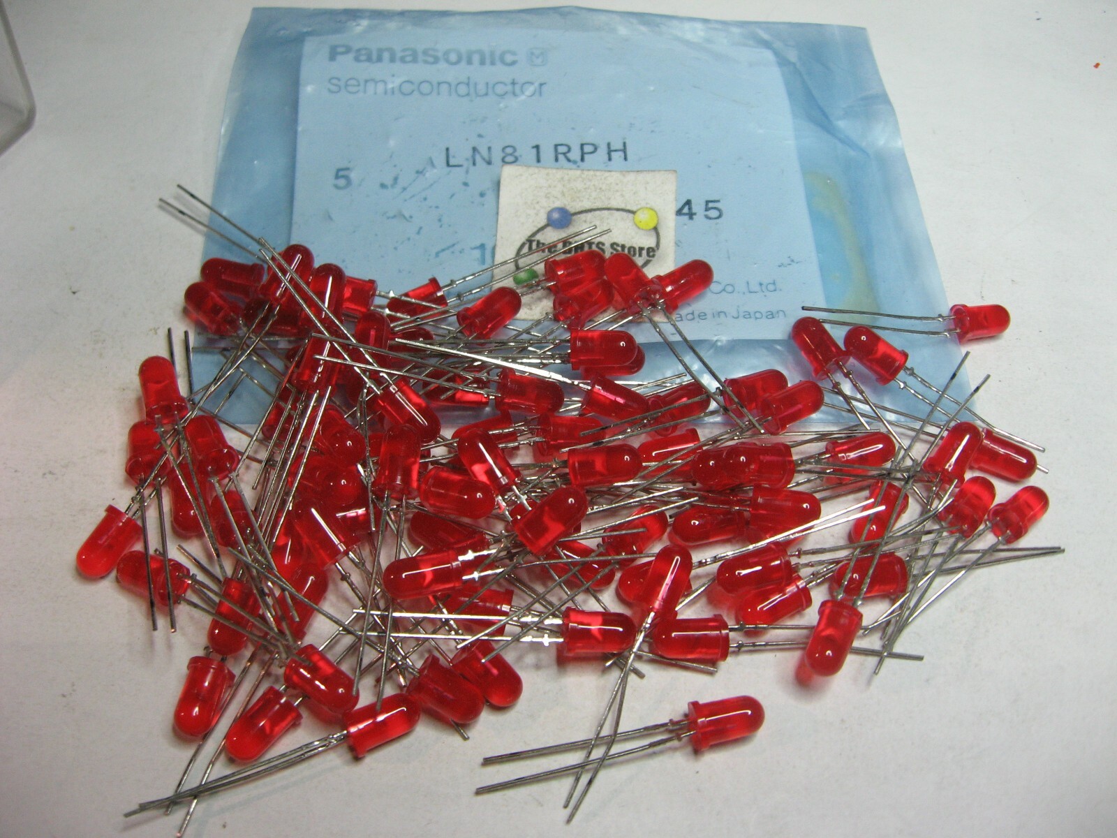 LN81RPH Panasonic LED Orange 5mm - NOS Opened Bag Qty 80