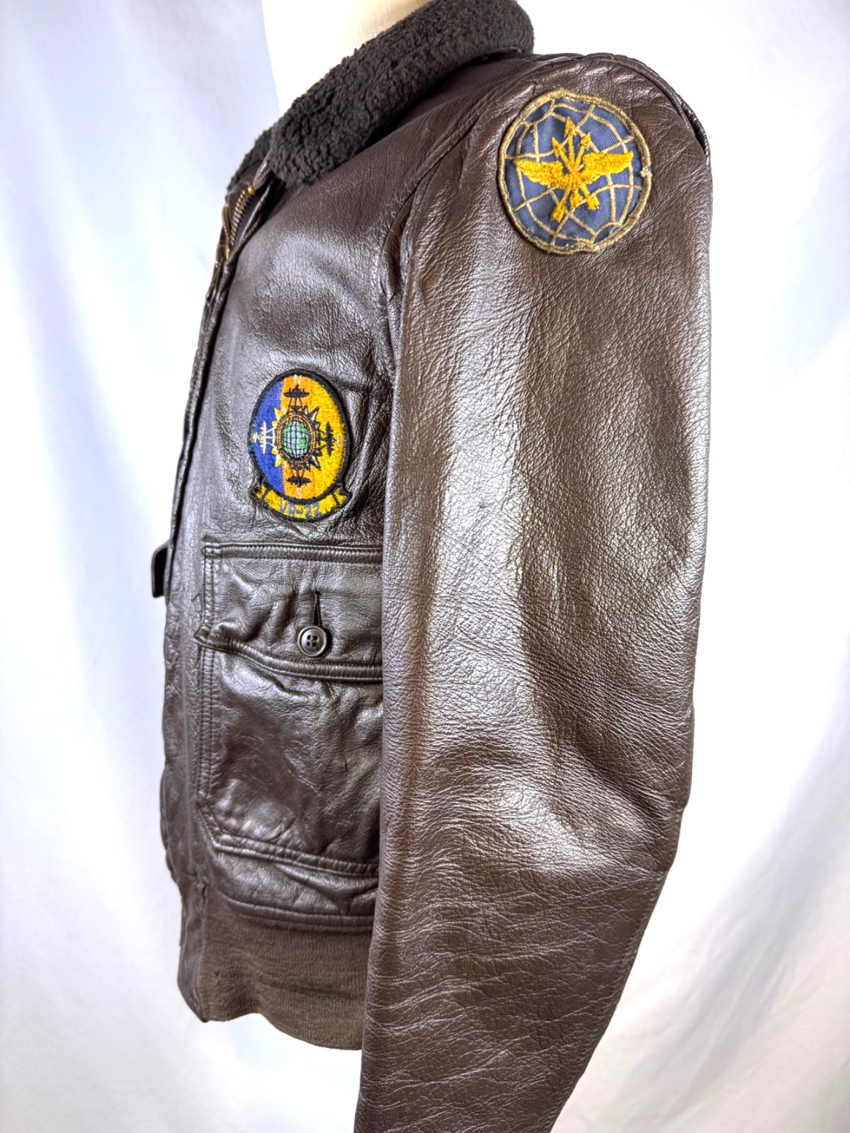 VIETNAM WAR 1972 USN G-1 FLIGHT JACKET - SIZE 40 - VR-22 FLEET LOGISTICS PATCH