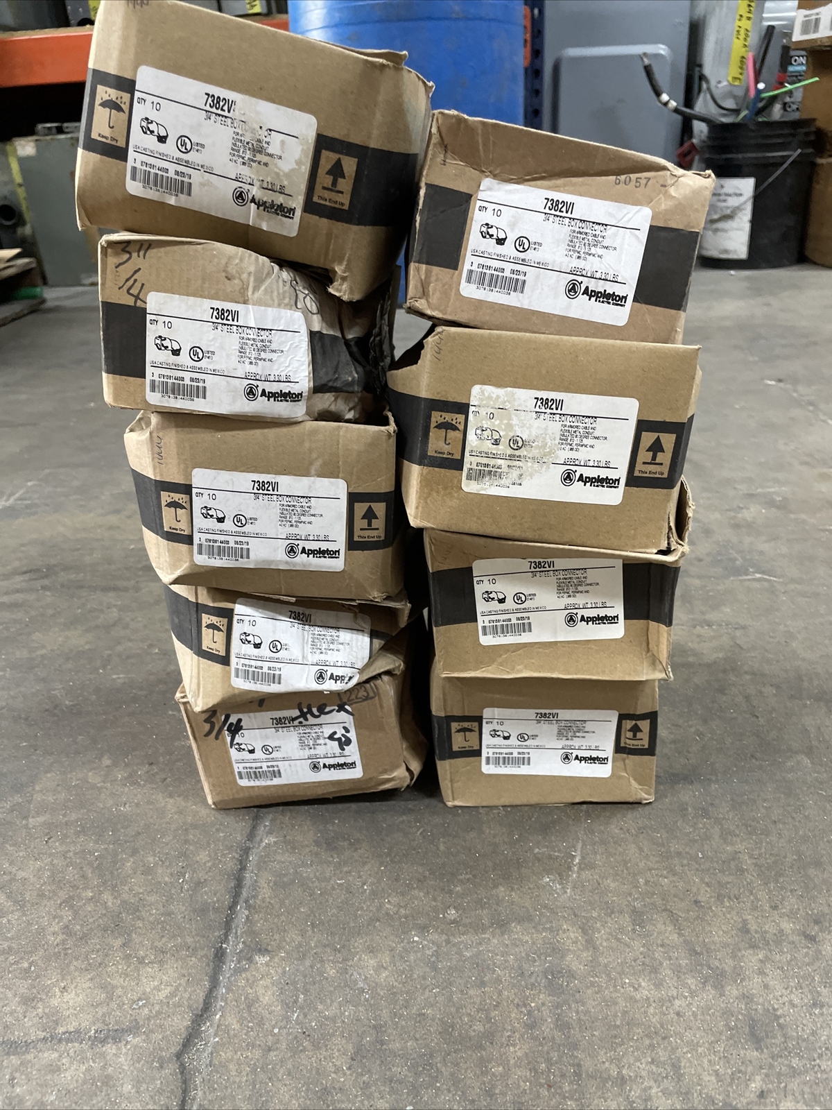 1 BOX OF 10 - APPLETON 7382VI  3/4-INCH 90-DEGREE-INSULATED BOX CONNECTOR~ NEW