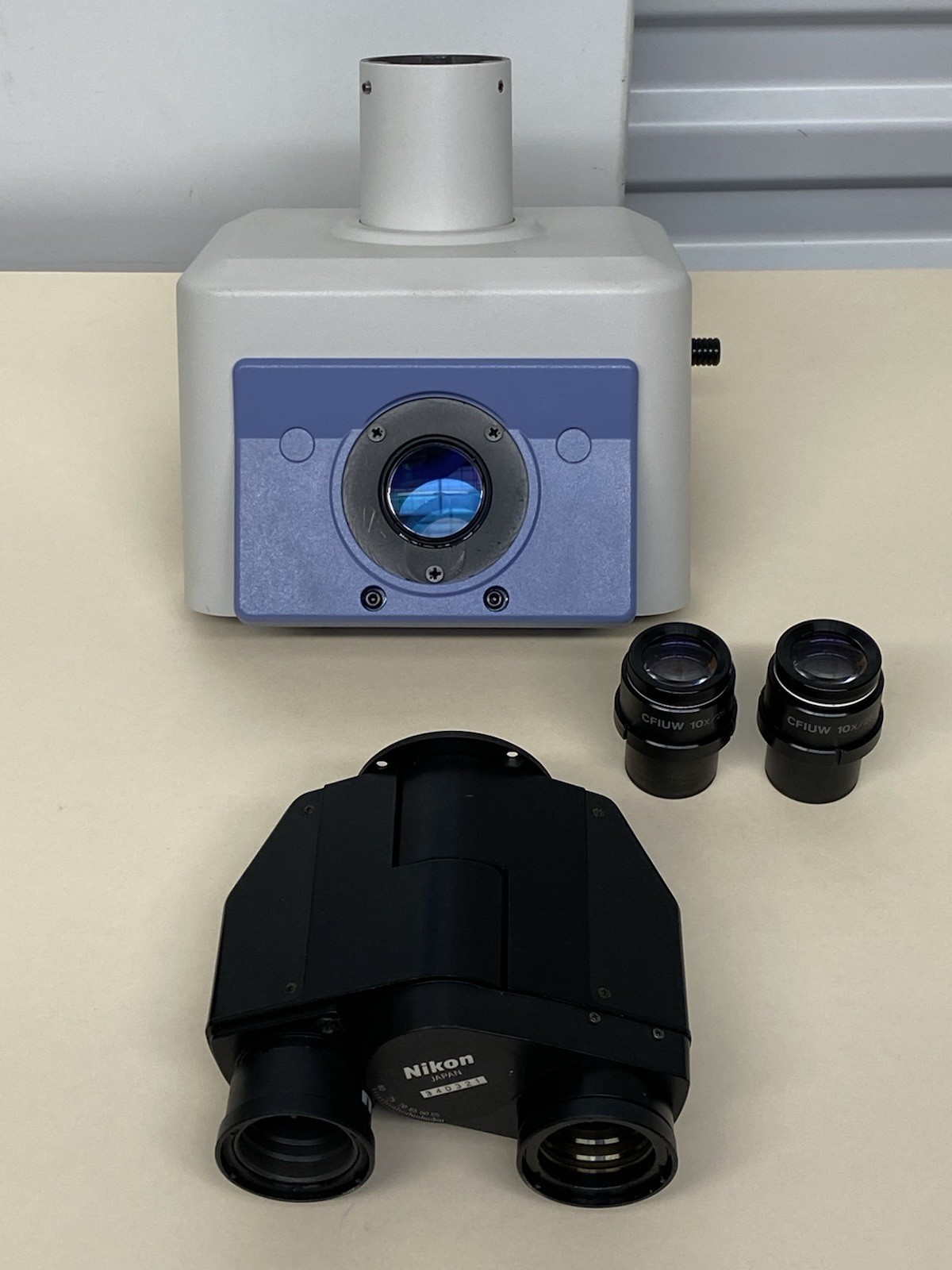 NIKON TRINOCULAR MICROSCOPE HEAD WITH CFIUW 10x/25 EYEPIECES FOR A ECLIPSE E800