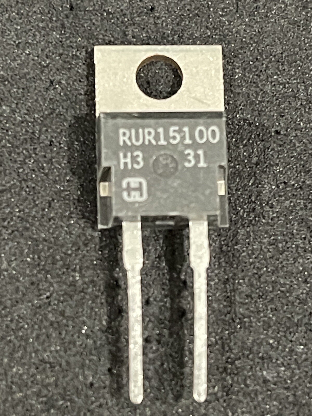 RUR15100 DIODE RECTIFIER 1 PHASE 1 ELEMENT 15A 1000V TO220AC HARRIS (LOT OF 1)