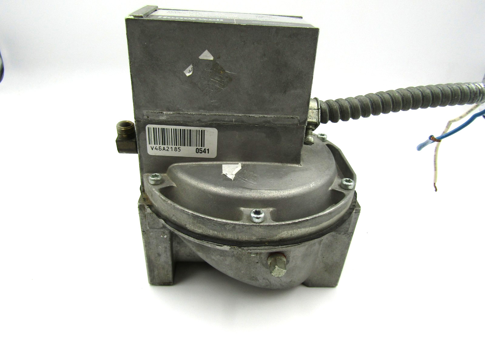Honeywell V48A 2185 Digaphragm Gas Valve, 120V, 60Hz, 1-1/2" NPT