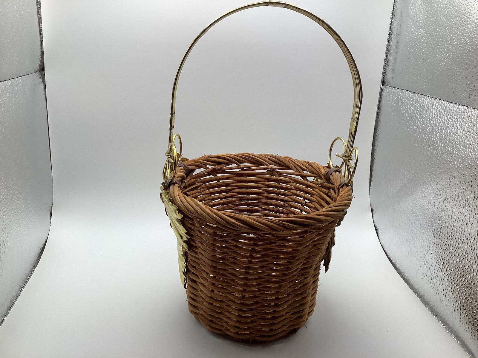 Wicker Flower Planter Vase Metal Handle And Leafs MISSING 1 Leaf