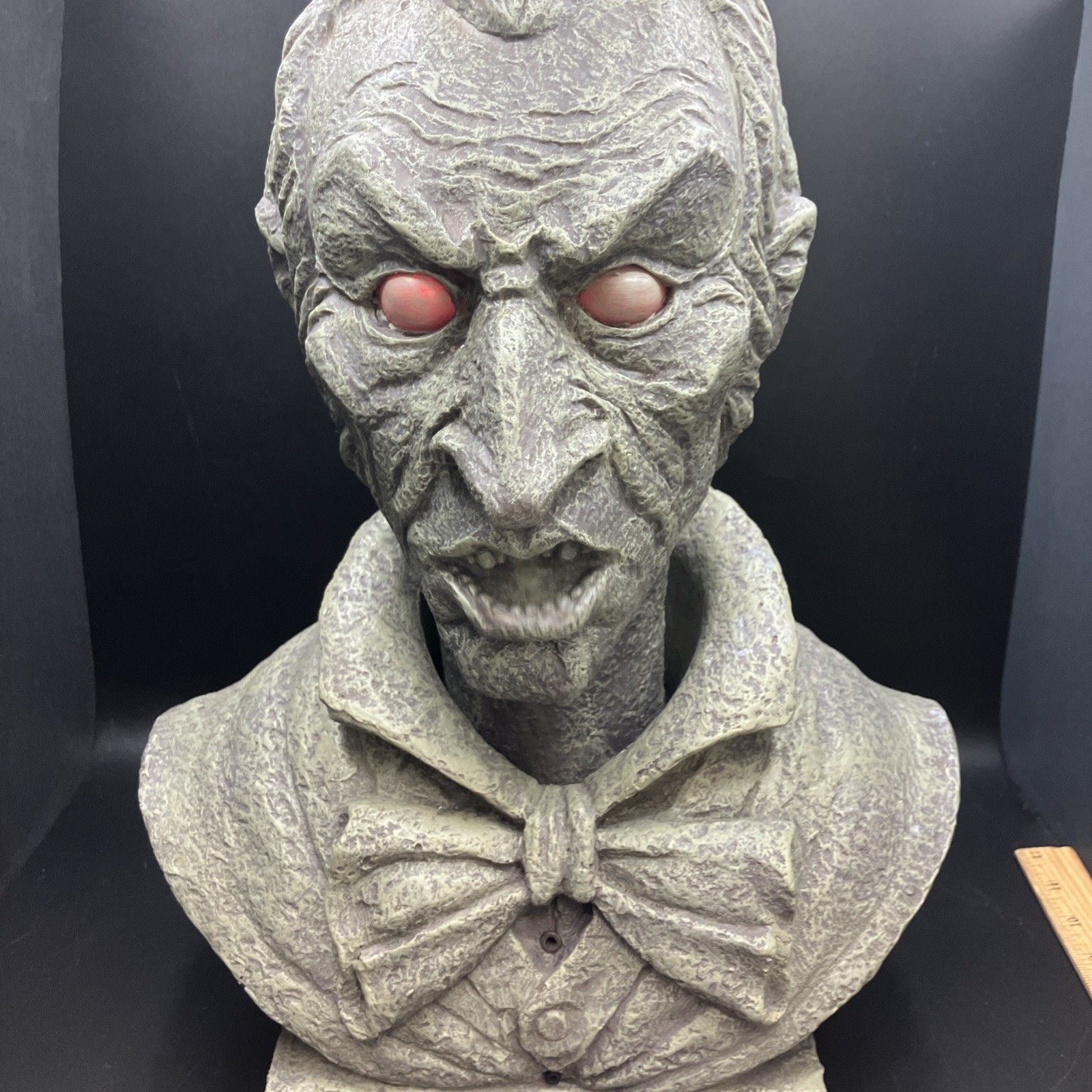 VTG Halloween Haunted Mansion Sensor Interactive 16" TALKING BUST Eyes Light Up