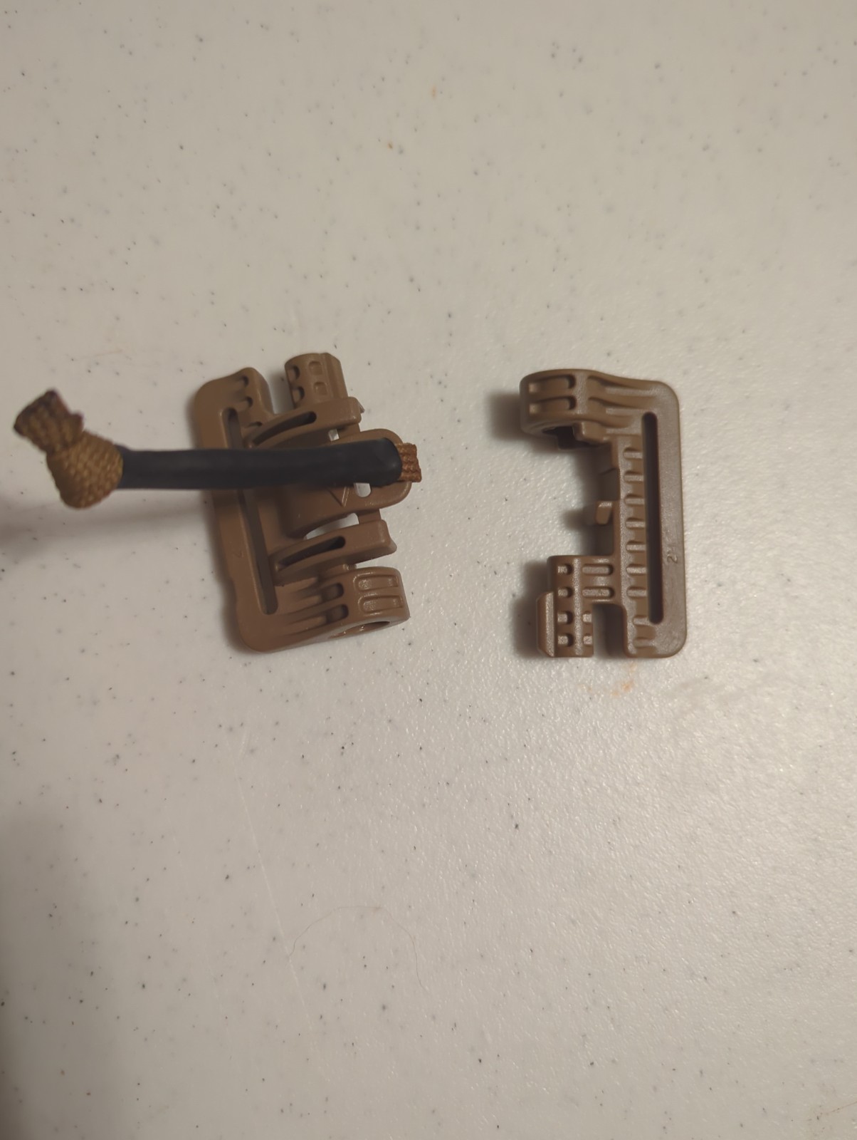 Brand New Single (1) Coyote Plate Carrier Shoulder Strap Quick Release