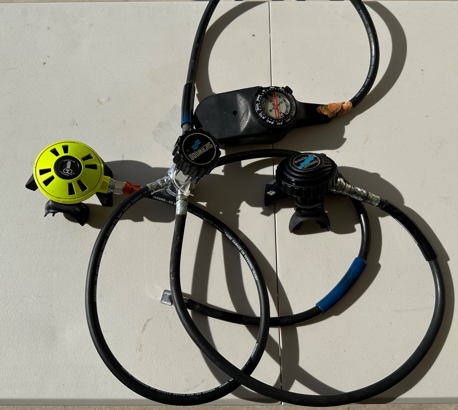 US Divers & Sherwood Regulators w/ Octopus and Oceanic Compass/Pressure Gauge