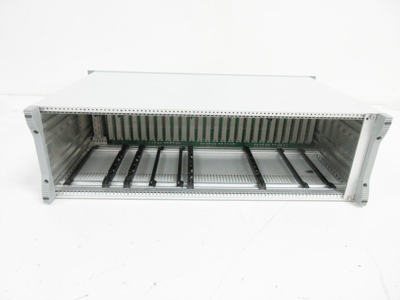 PICKERING SYSTEM 10 PROGRAMMABLE SWITCHING SYSTEM - NO MODULES