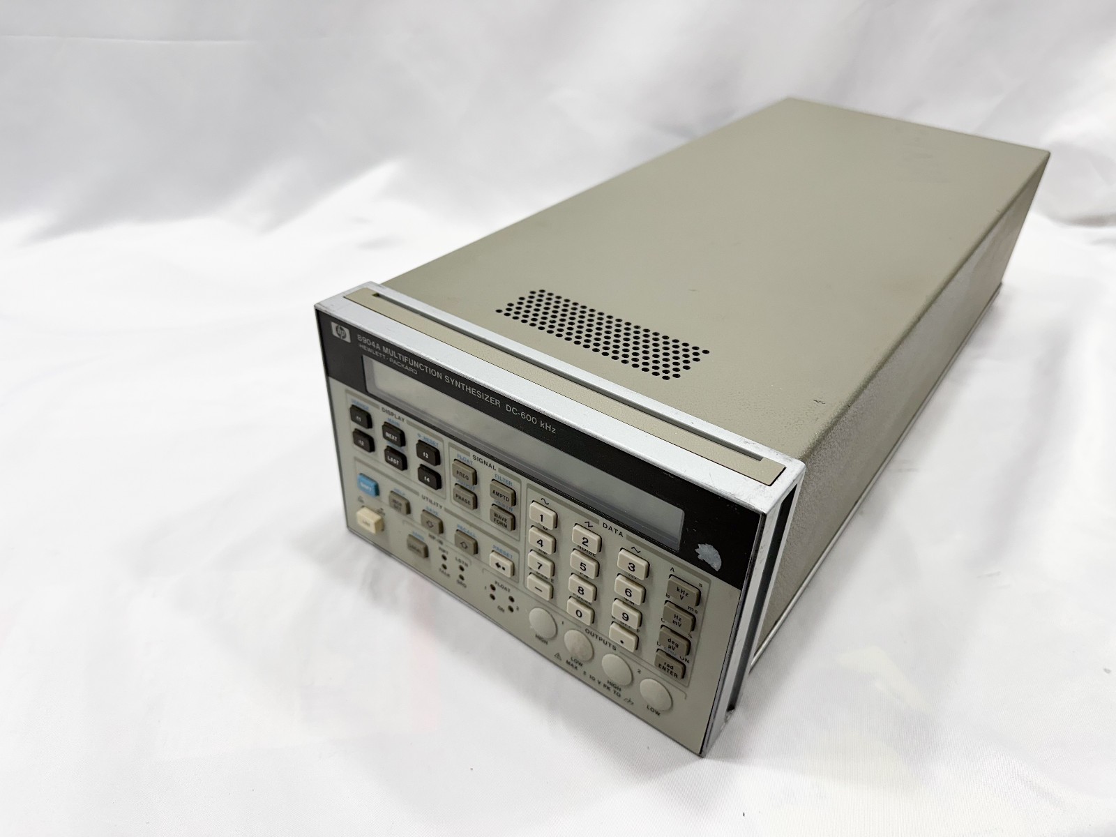 HP 8904A Multifunction Synthesizer DC 600 kHz