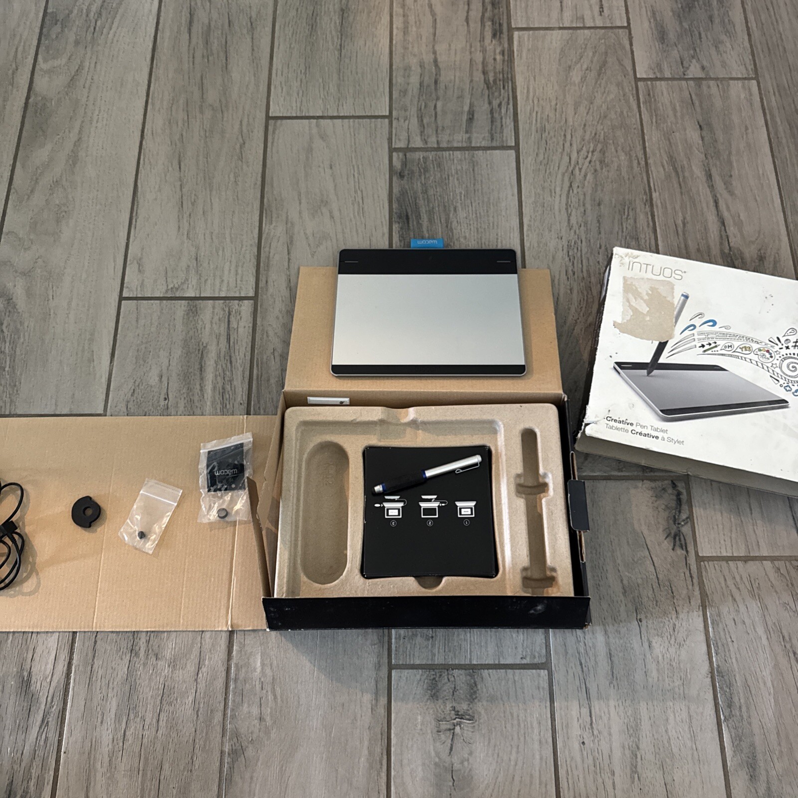 Wacom Intuos CTH-480 Touch Graphics Tablet with Different Bamboo Pen (Small) USB