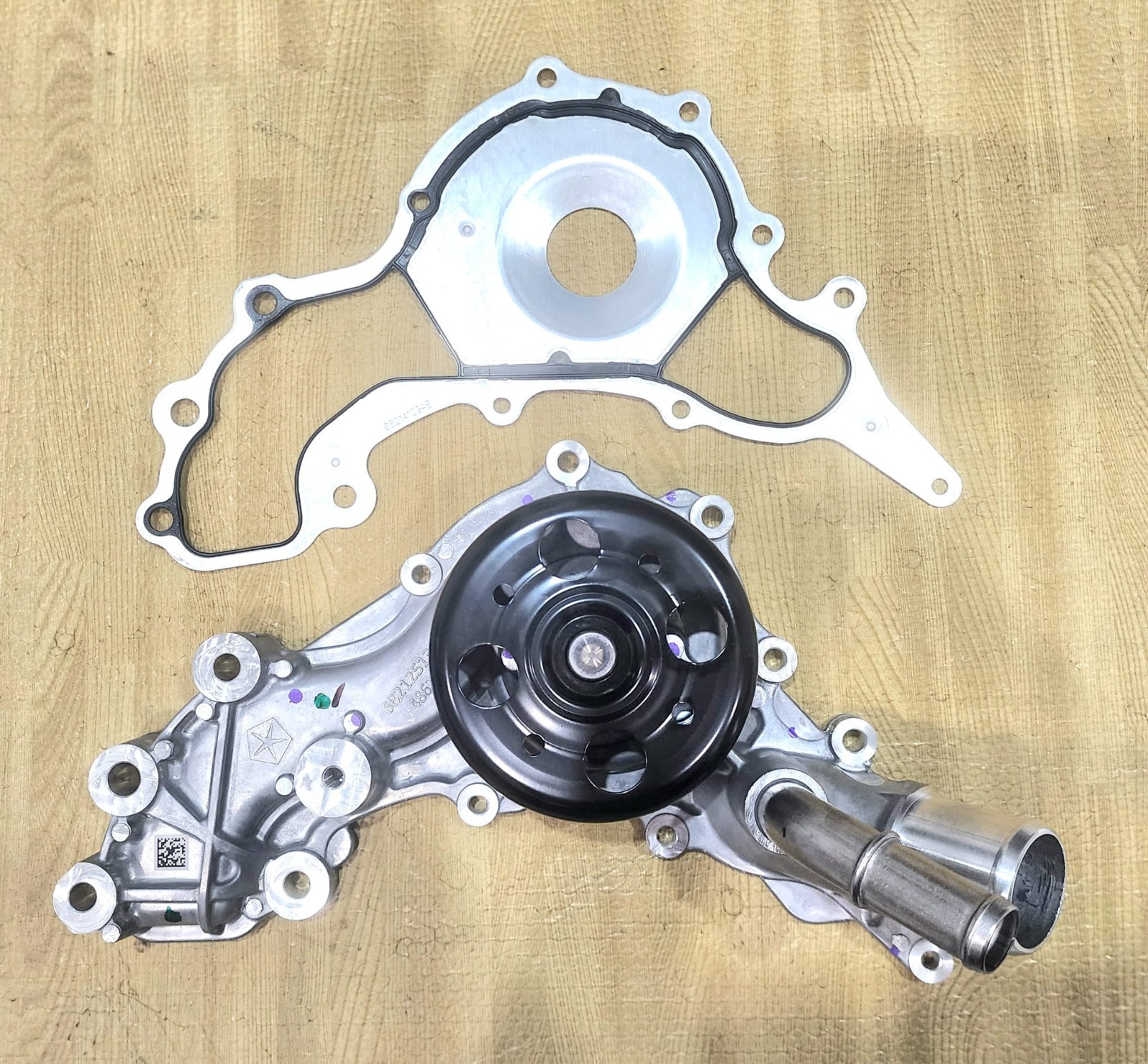 NewGenuine Chrysler Dodge Jeep RAM Water Pump Mopar 68212513AF (Gasket Included)