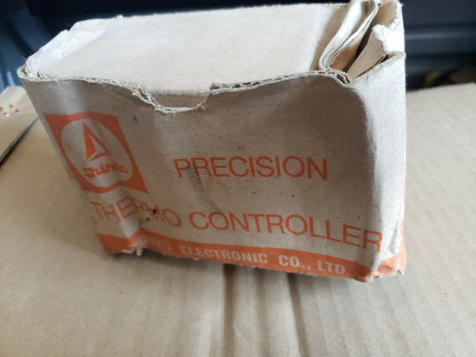 Shinko Precision DD-721-R/E 0-399ºC Thermo Controller