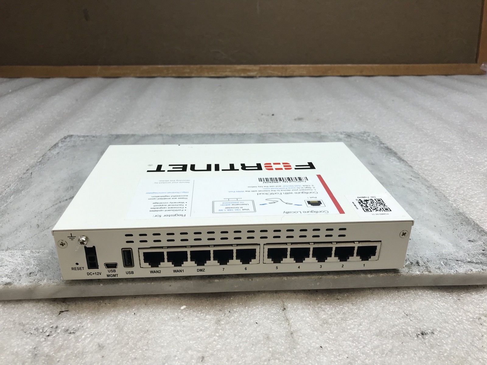 Fortinet Fortigate-60D FG-60D Firewall Security Appliance 12Vdc 2.5a