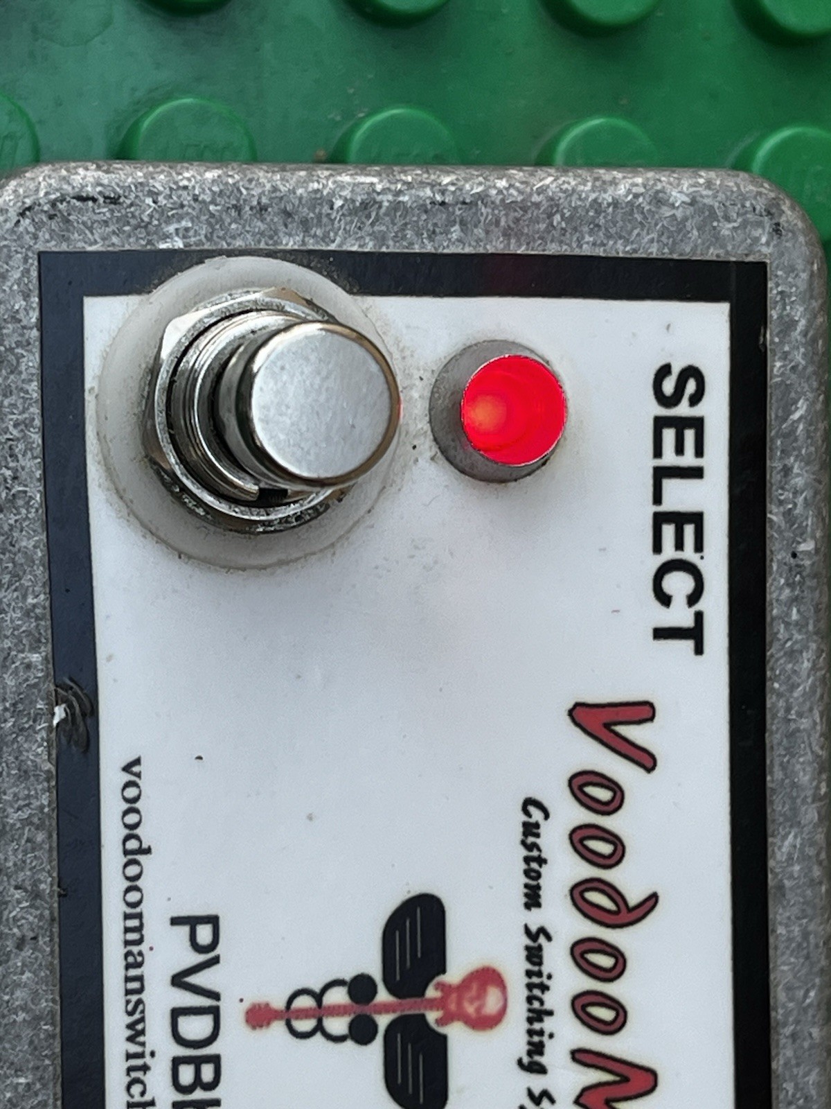 Voodoo Man PVDBb Foot Tremelo Switch Pedal Shown