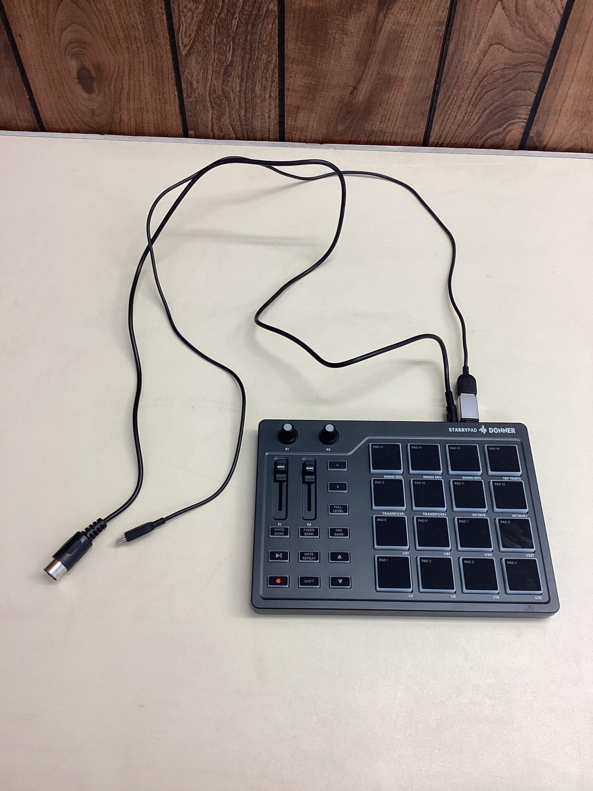 Donner STARRYPAD USB MIDI Pad Controller 16-Pad Type-C Gray Black Cables Unit