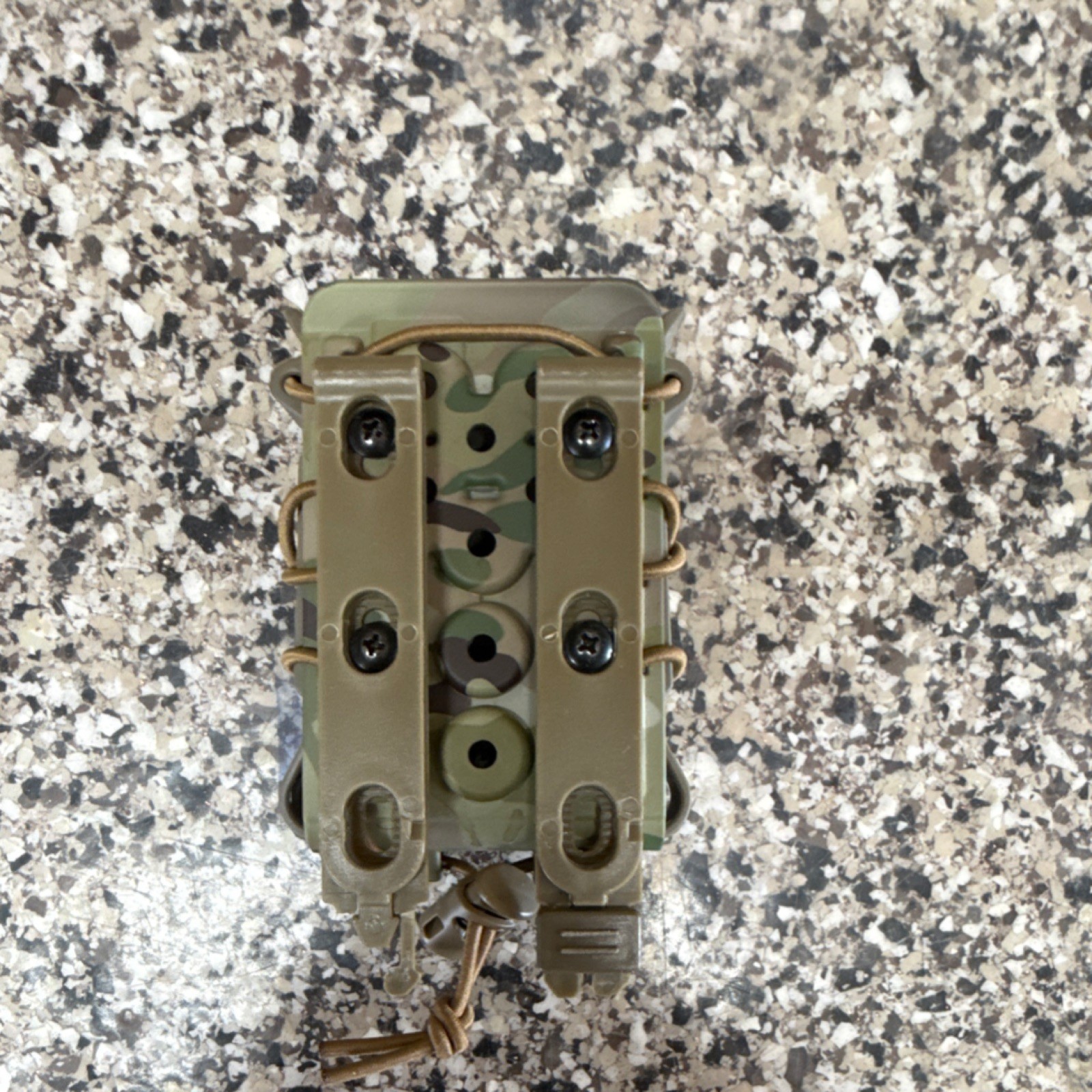 Camouflage MOLLE Tactical Plastic Pouch Hook & Loop Closure Paracord Strap
