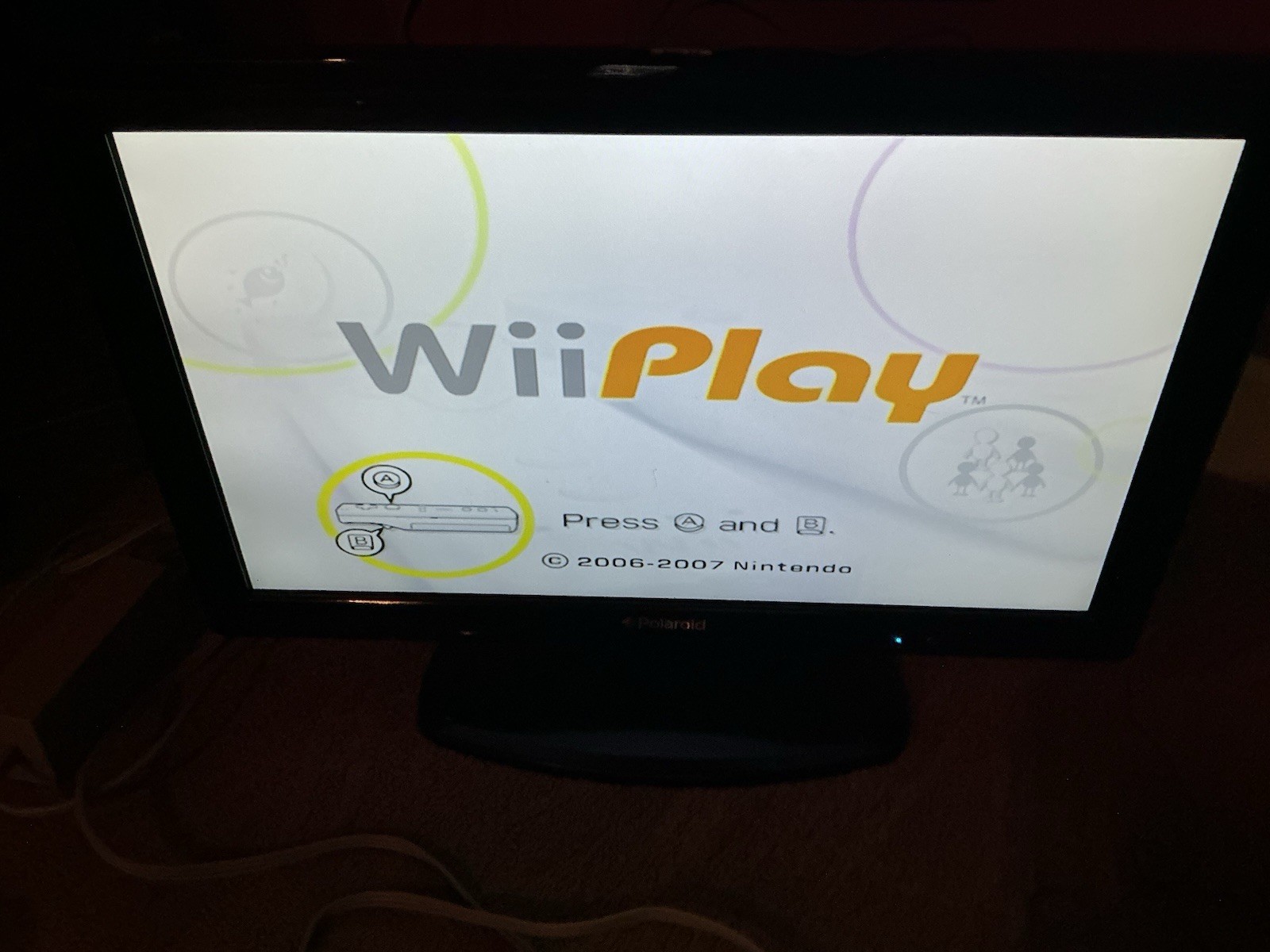 Nintendo Wii Console White USA Model Bundled w/Cables & Controllers + Game