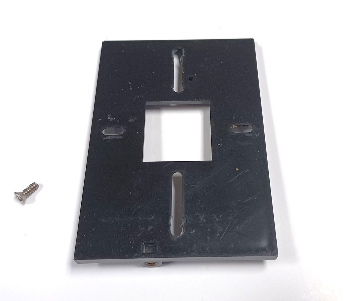 HID RP40 R40 Card Reader Back Mounting Plate with Screw, Mounting Bracket, Used