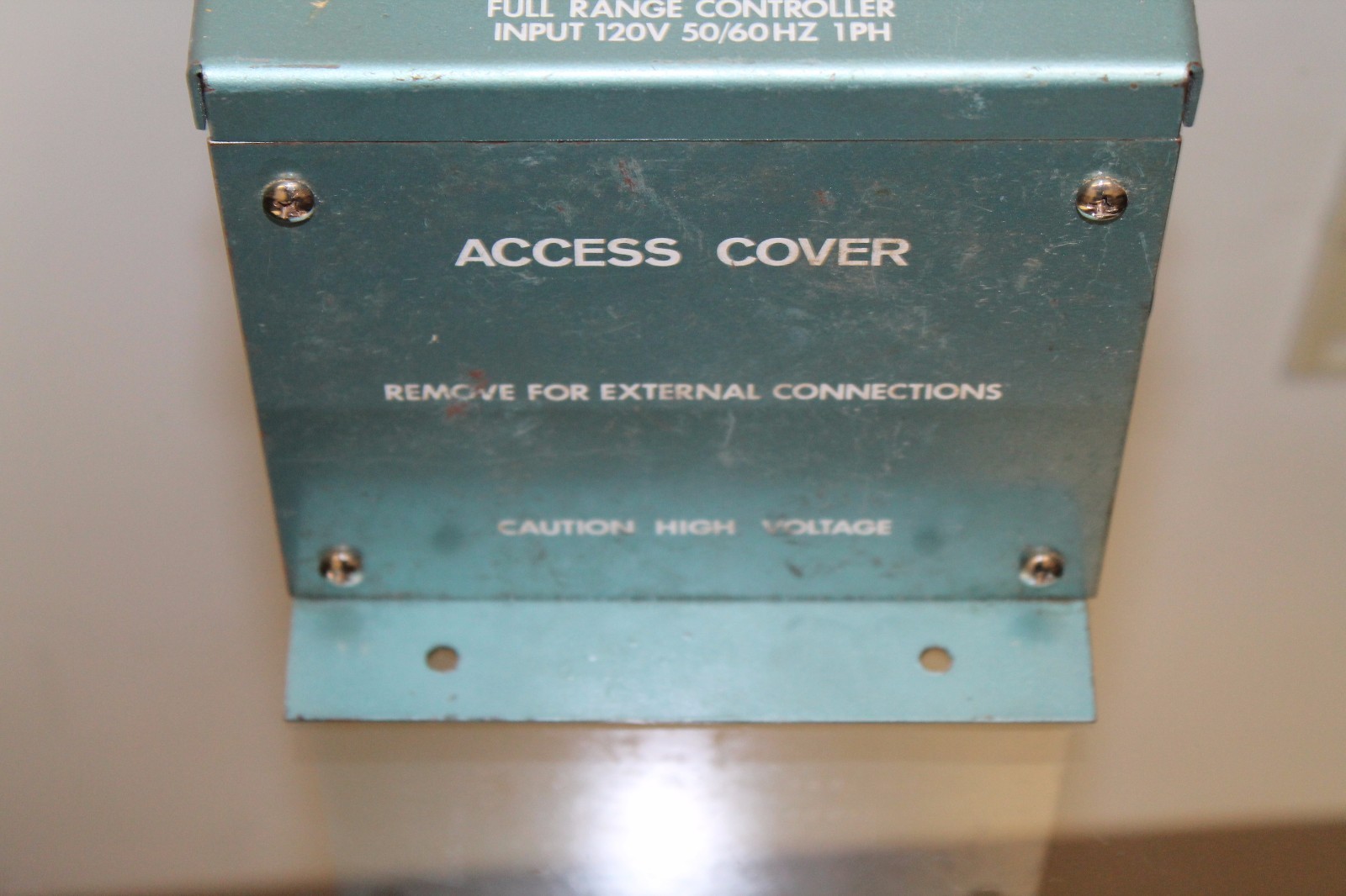 Staco Type FRC10R Full Range Controller 120V Input 1 Phase Blue