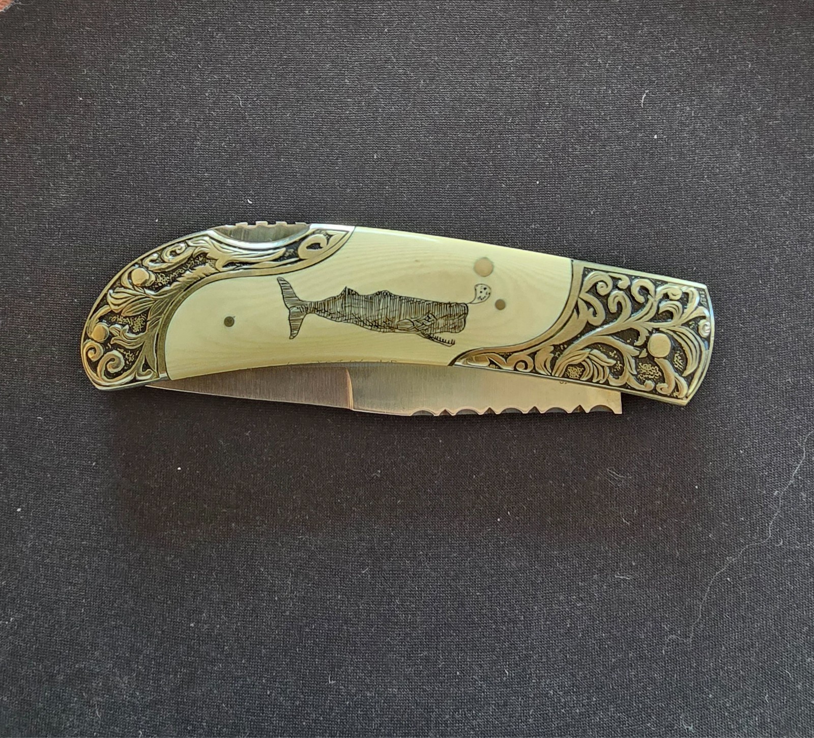 Sam McDowell custom engraved scrimshaw Whale watching collectors knife