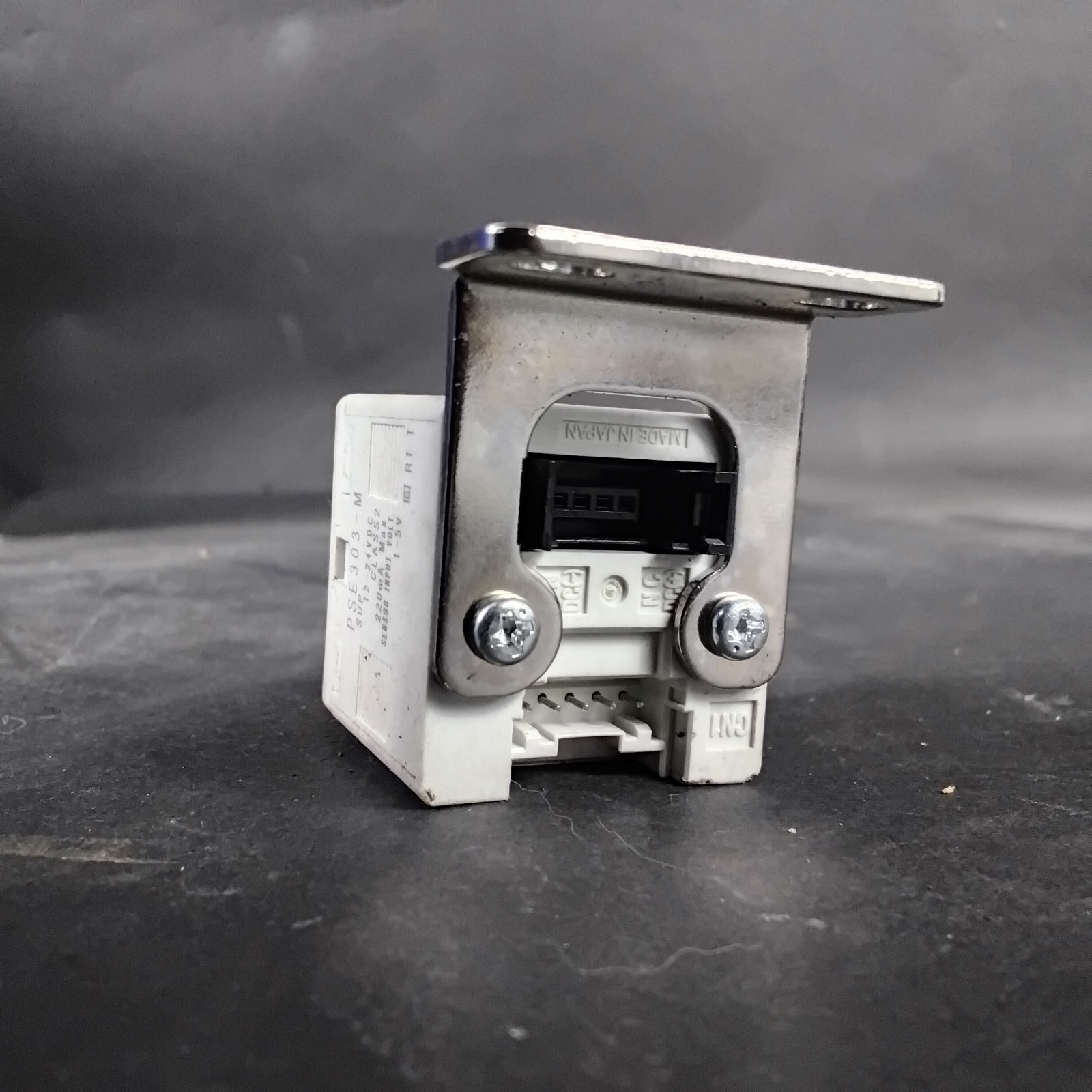 SMC PSE303-M PRESSURE DISPLAY ($40 OBO)