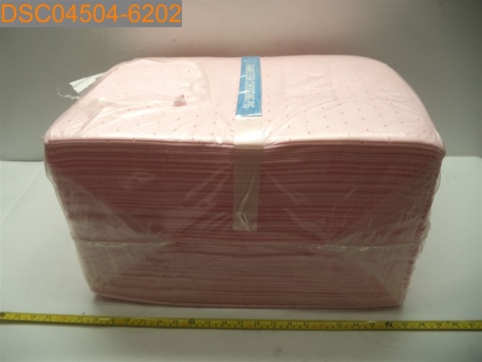 Qty=100: PIG MAT301 HazMat Chemical Absorbant Mat Pad 15" x 20" 036226235001