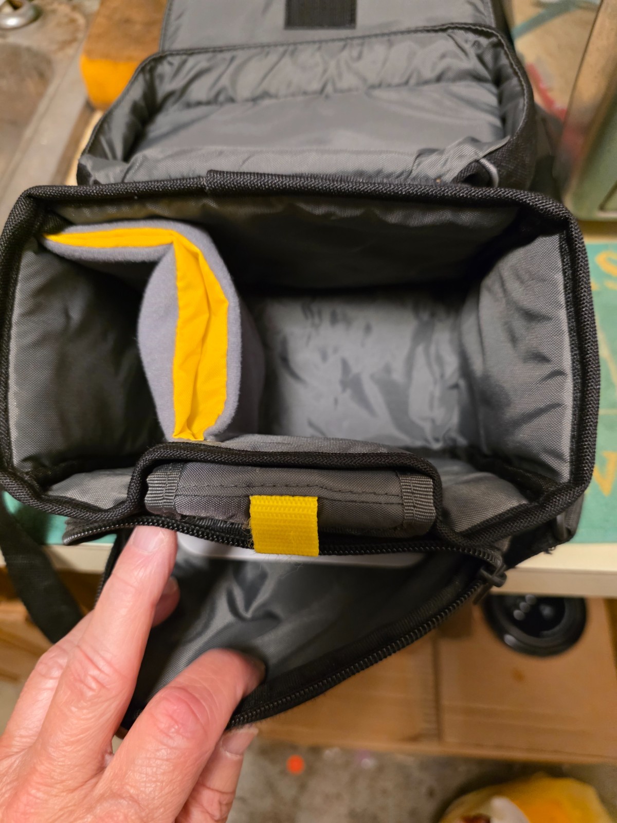 Case Logic Compact Camera Case Padded Nylon Black Accessory Compartments