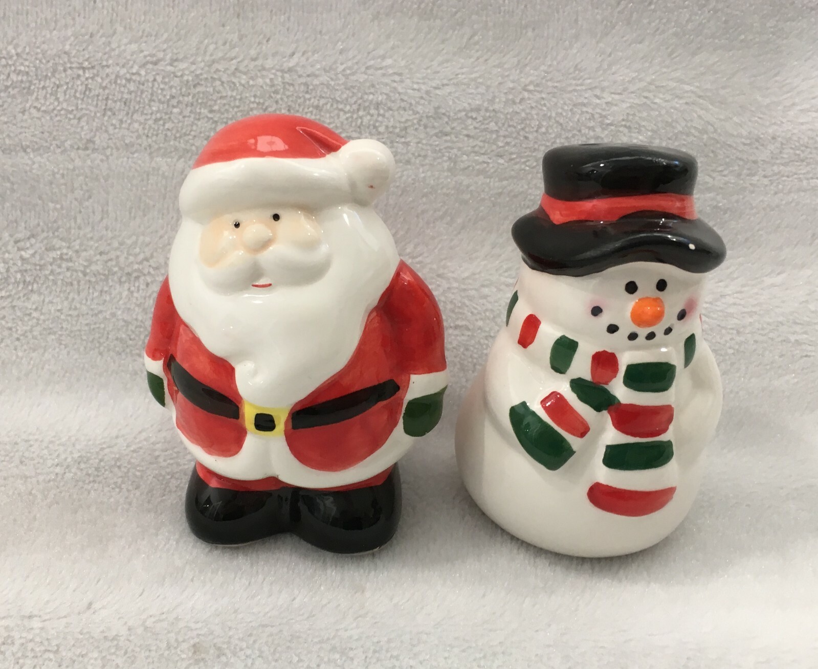 CERAMIC CHRISTMAS / HOLIDAY SANTA & SNOWMAN SALT AND PEPPER SHAKERS / 3.5" TALL