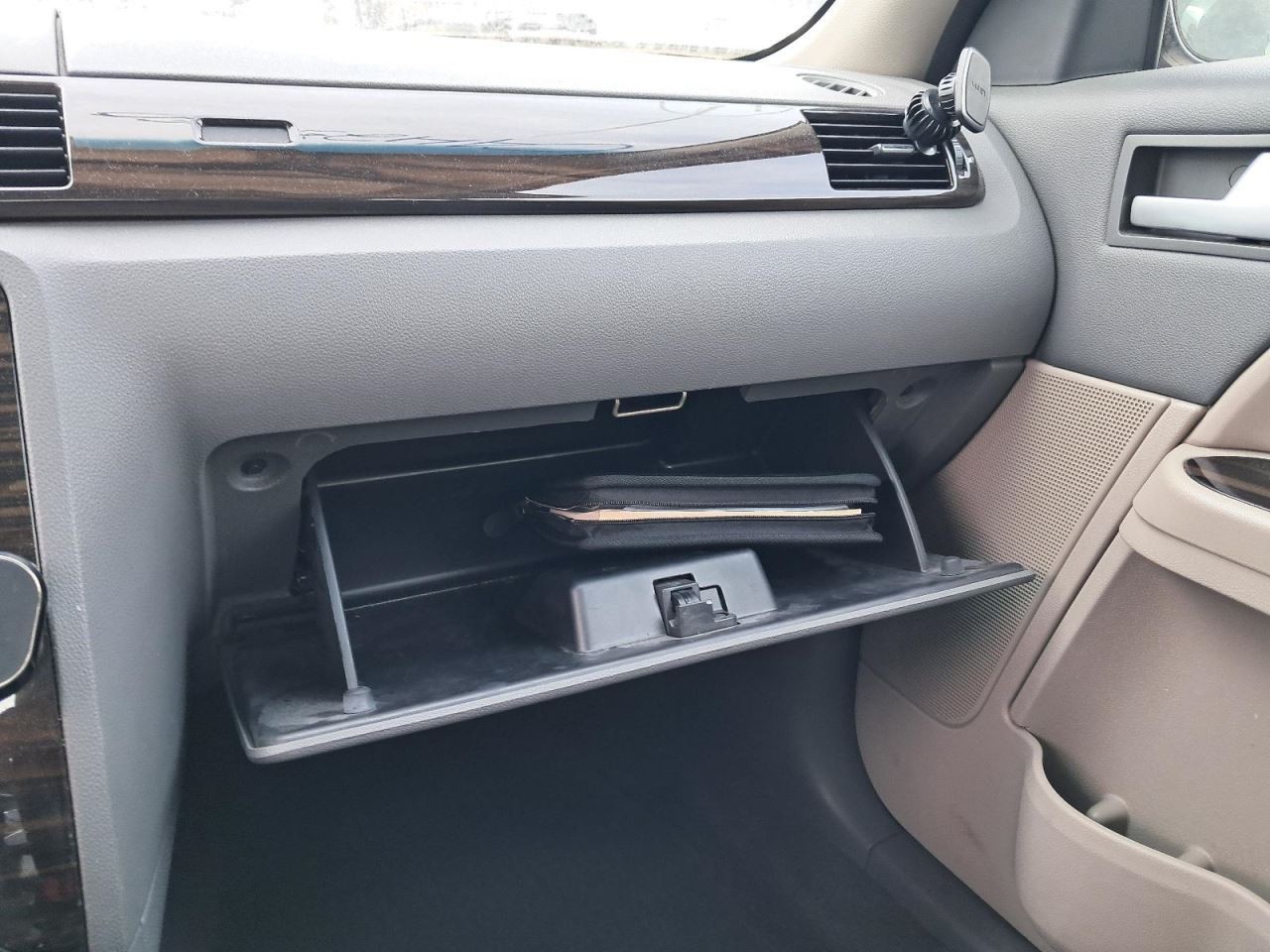 SABLE     2008 Glove Box 4771400