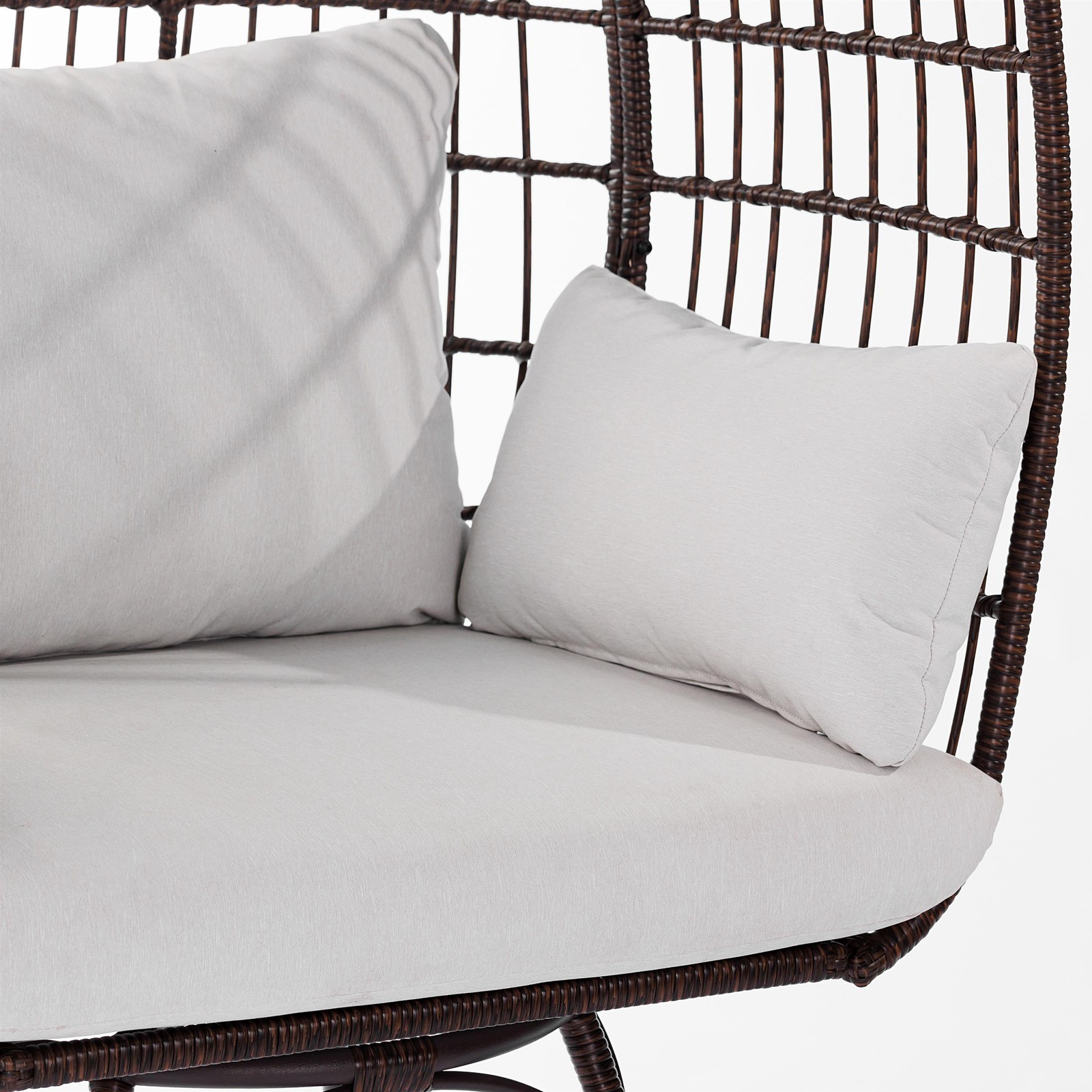 Commercial Indoor/Outdoor Wicker Swivel Lounge Chair with 4 Cushions in Brn/Crm