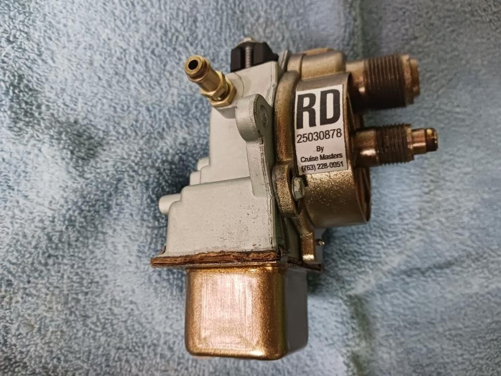 1981 82 & 83 BUICK RESUME STYLE CRUISE CONTROL TRANSDUCER 25030878 (NICE)