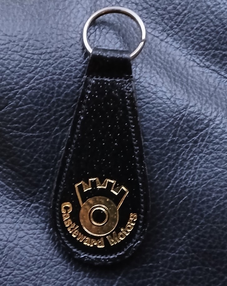 CASTLEWARD MOTORS VINTAGE GOLD FOIL PRINTED BLACK LEATHER TRADITIONAL KEYRING