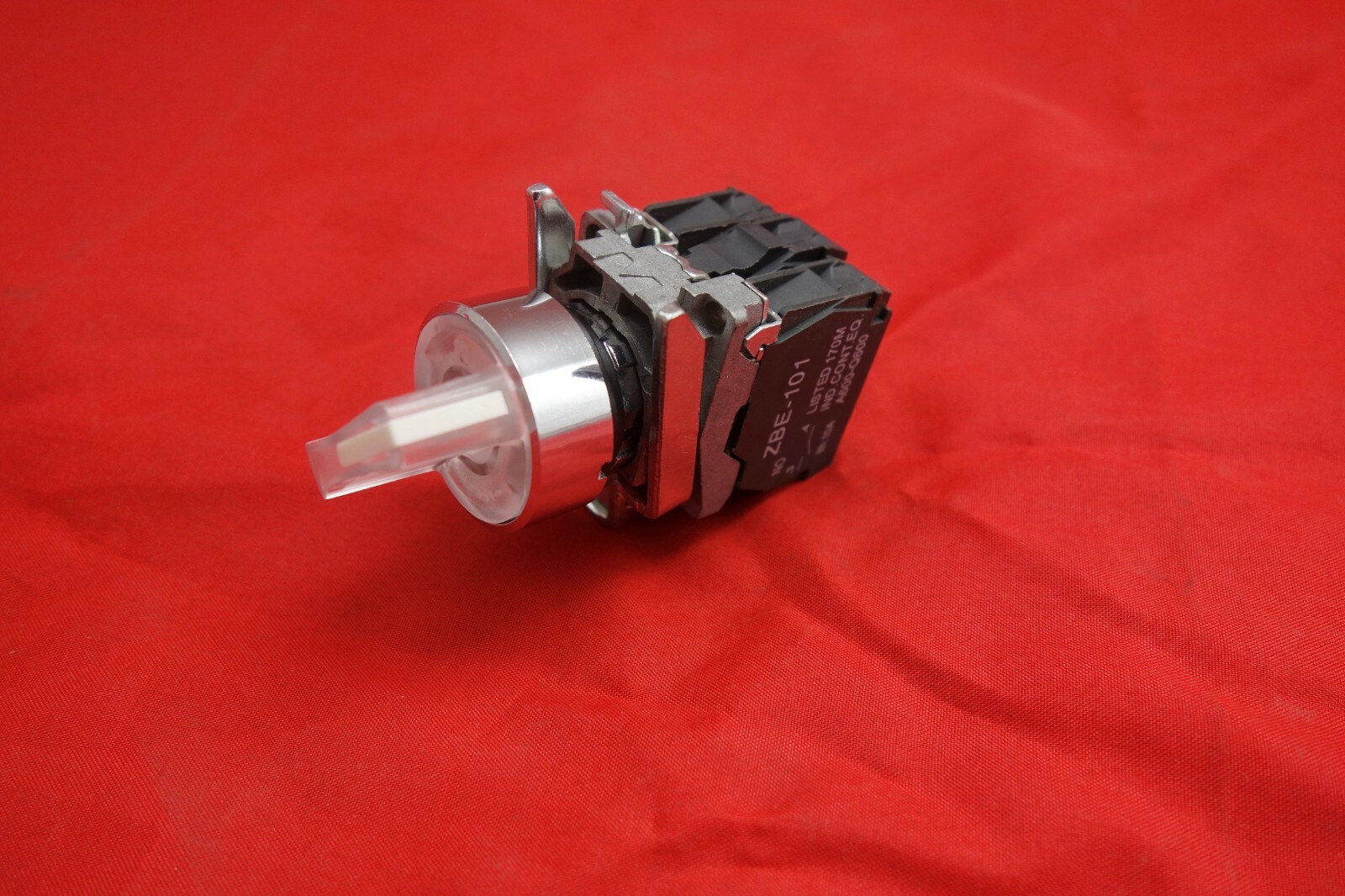 22mm 220V White ILLUMINATED Select switch 3 Position Maintain Fits XB4 BK131M5