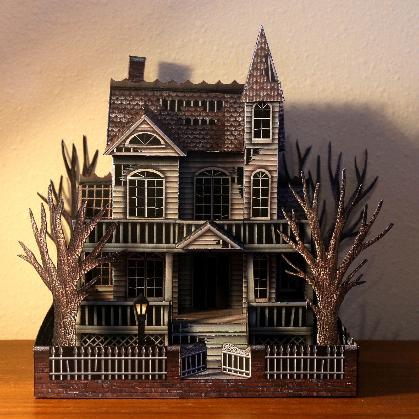 THE GHOST HOUSE Haunted House paper model