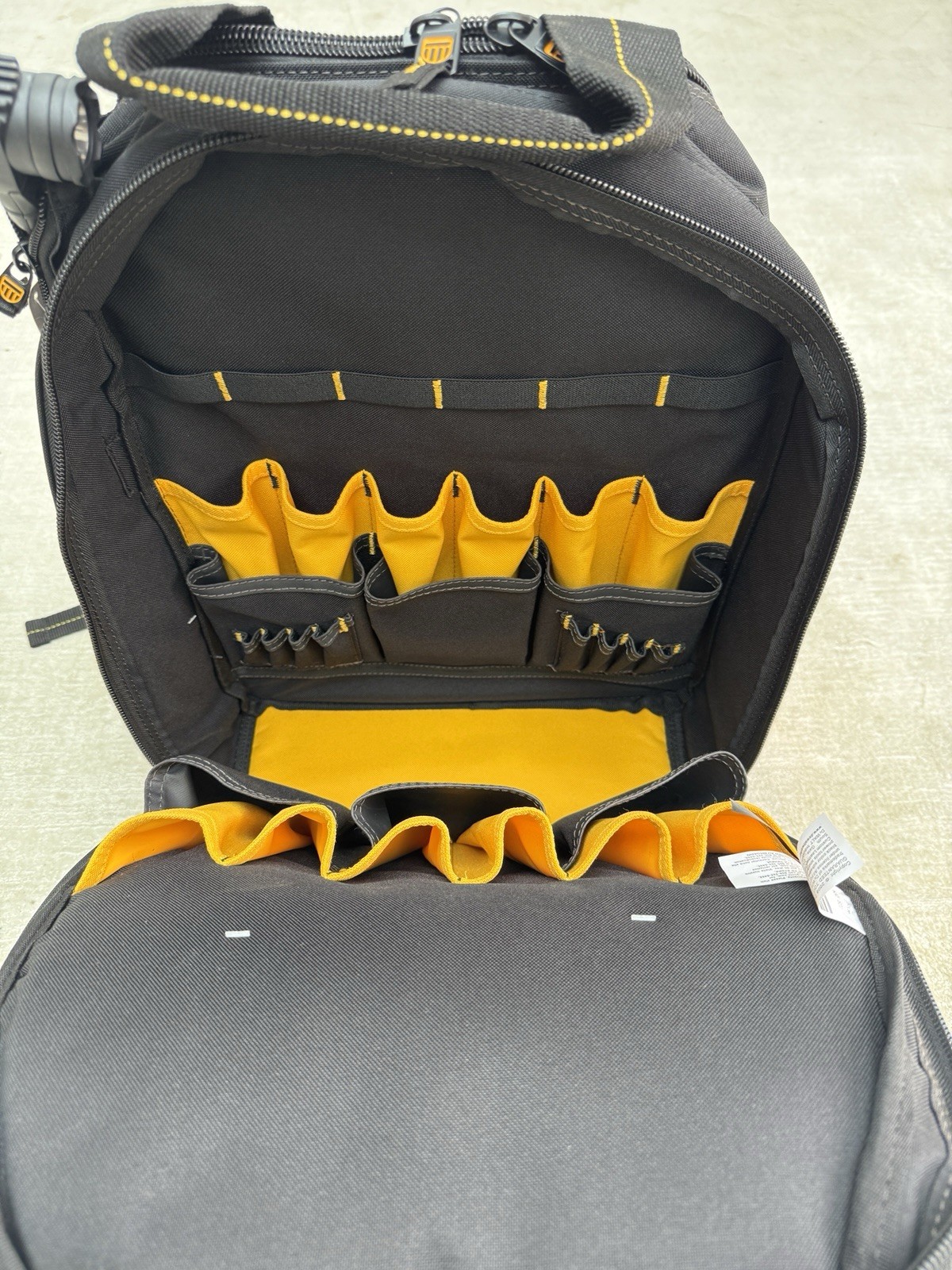 DEWALT DGCL33 33 Pockets USB Illuminated charging tool Backpack USB (INC VAT)