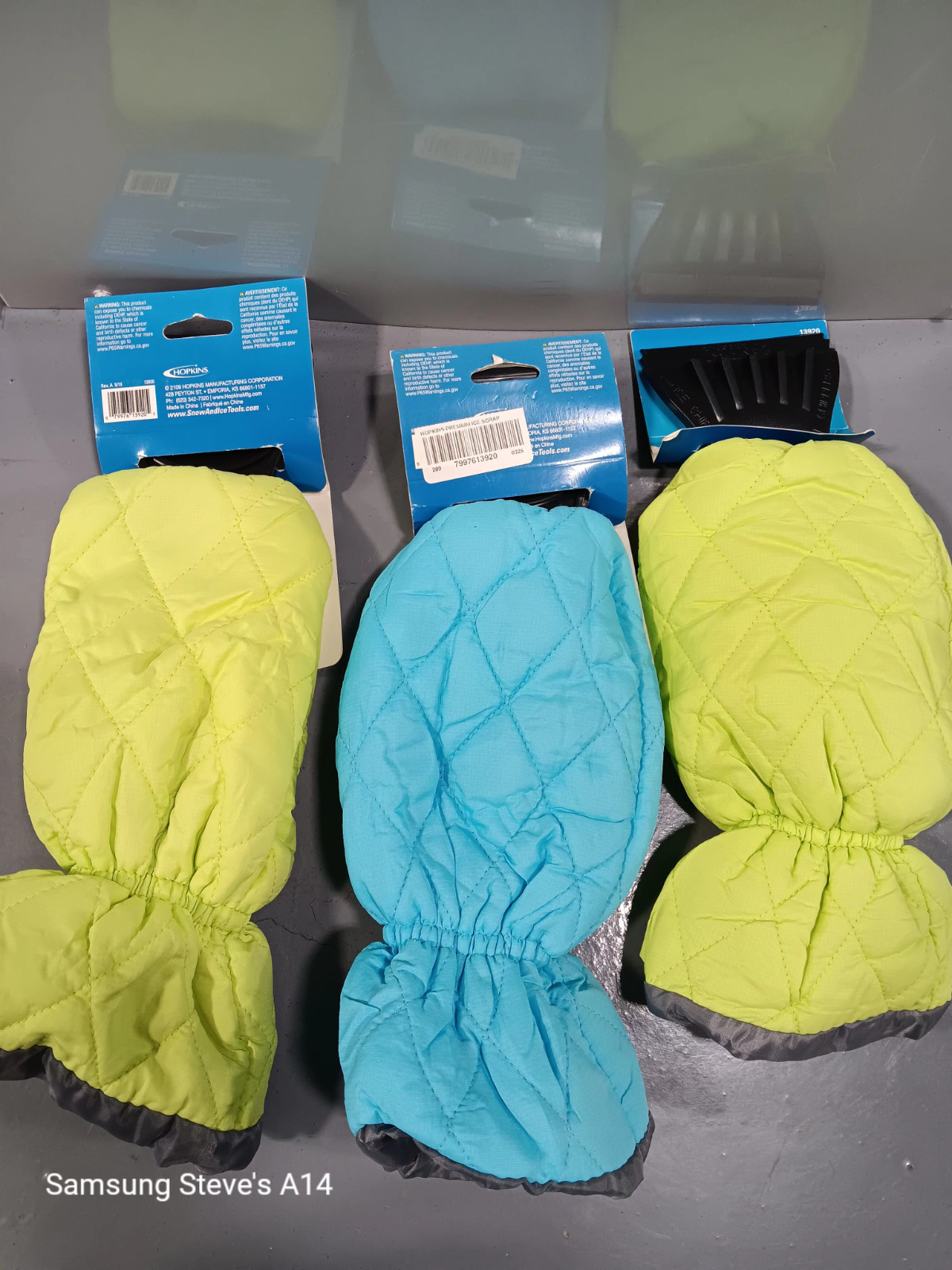 Lot 3 SUBZERO PREMIUM ICE SCRAPER MITT