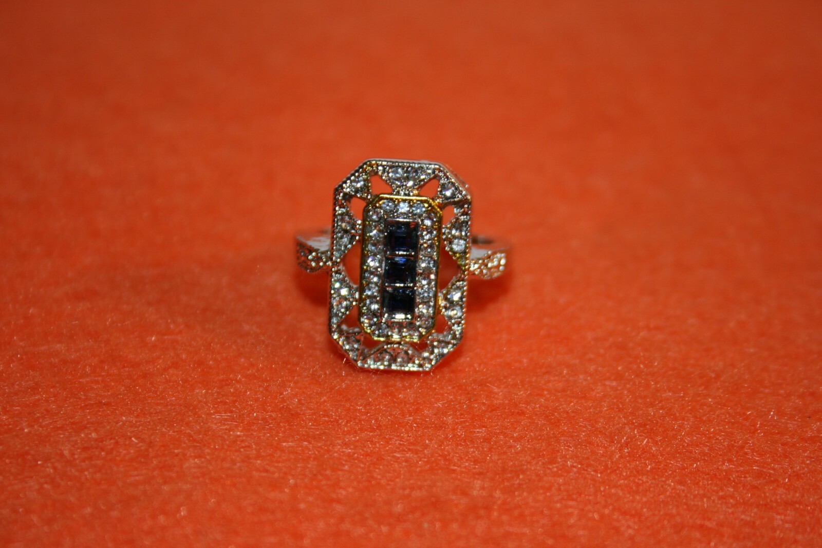 DESIGNER FASHION 925 STERLING SILVER RING BLUE/CLEAR STONES SZ 8 NEW NEVER WORN
