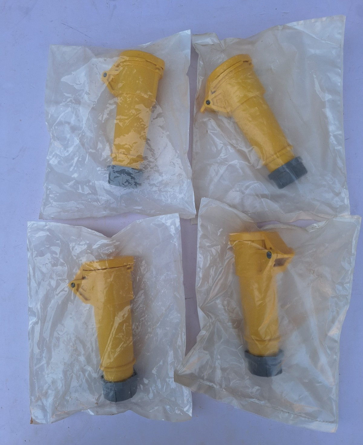 MENNEKES 509 ELECTRICAL SOCKET RS 464-6256 16A-4H/100-130V 50-60Hz 2P+E LOT OF 2