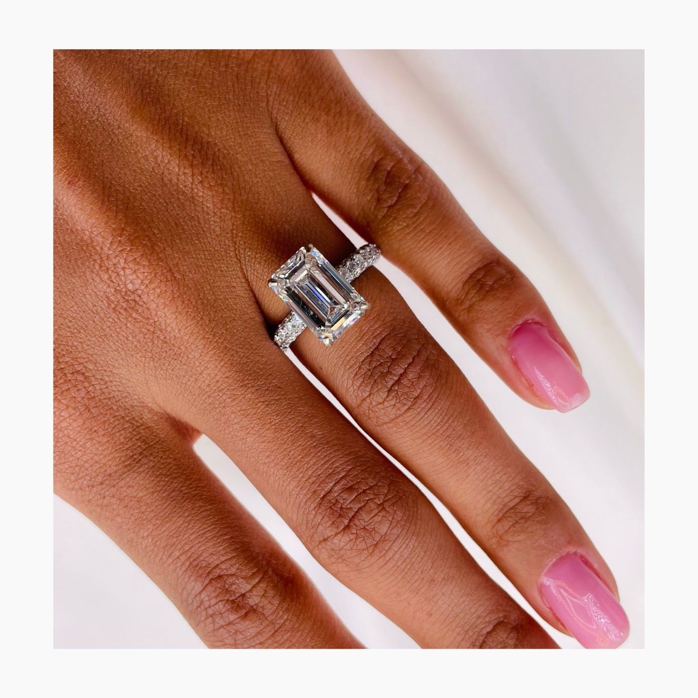 Diamond Engagement Ring Emerald IGI Certified VS1 F 4.2 Carat 14K White Gold