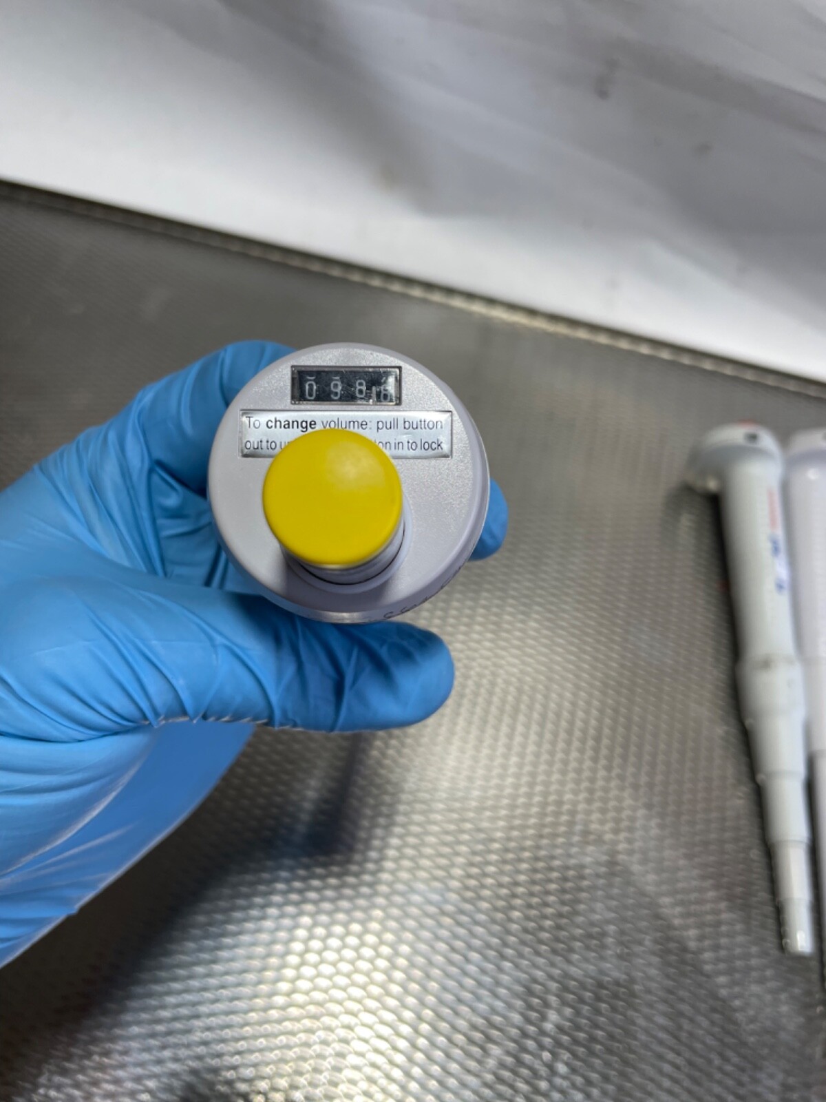 Eppendorf | 10-100uL Pipette | Single Channel Adjustable Volume