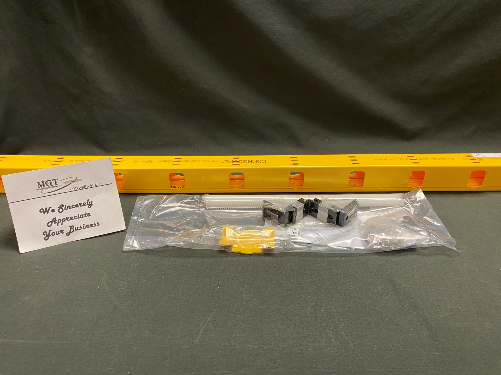 ADC/COMMSCOPE / FGS-KTW1-C / 2" VERTICAL DUCT KIT WITH 4" SLOT SPACING / YELLOW