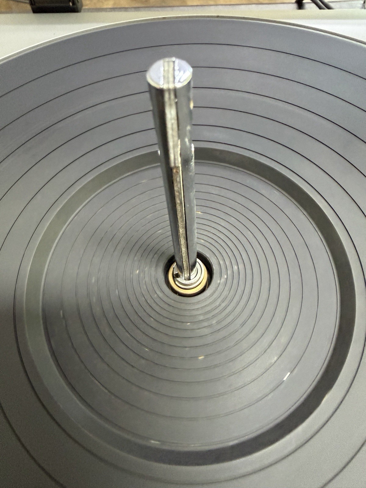 Vintage Technics SL-1650 Direct Drive Automatic Turntable Stacking Spindle READ